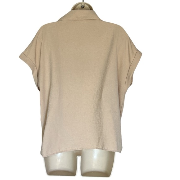 Dee elly cream color top with collar and short sleeves size L - Picture 2 of 5
